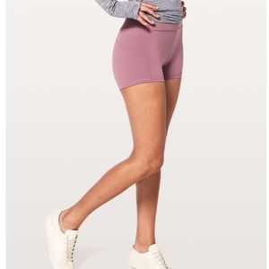 Lululemon In Movement Short *Everlux 2.5"